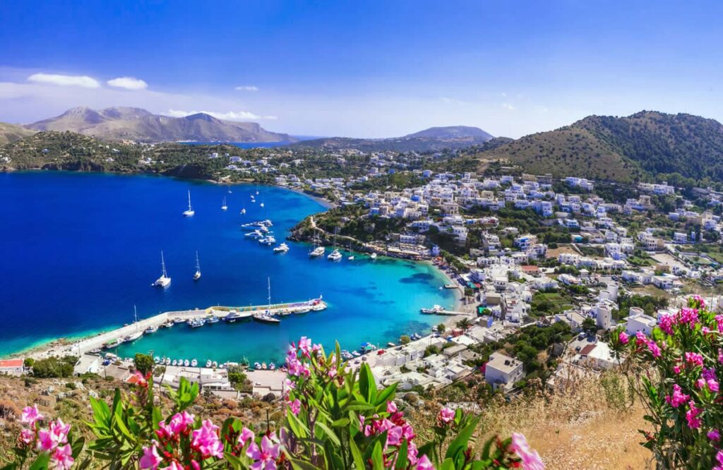 vrei sa te muti in grecia