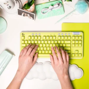 Logitech lansează colecția de periferice dedicată femeilor pasionate de gaming