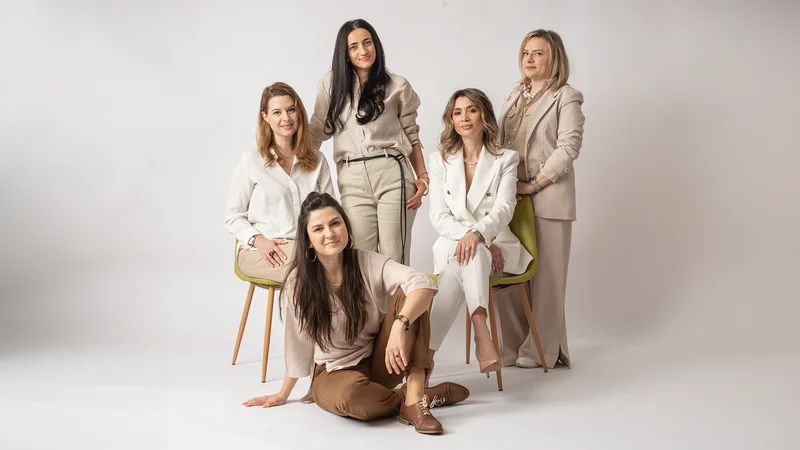 echipa de manageri pastel