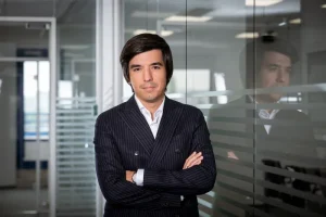 Sondaj Cargus: Românii cumpără online gadgeturi și jucării de Paște în locul tradiționalelor haine noi