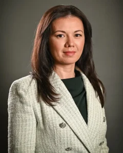 Sondaj Cargus: 67% dintre români aleg magazinele online din care fac cumpărături în funcție de preț