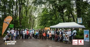 70 de voluntari au ieșit la curățenie în Pădurea Pustnicu: o inițiativă semnată Asociația pastel și Kaufland România