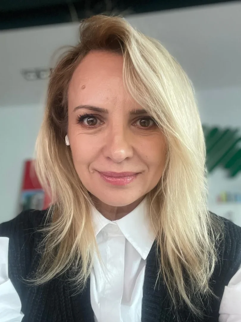 Mirela Dragoi Pet Star