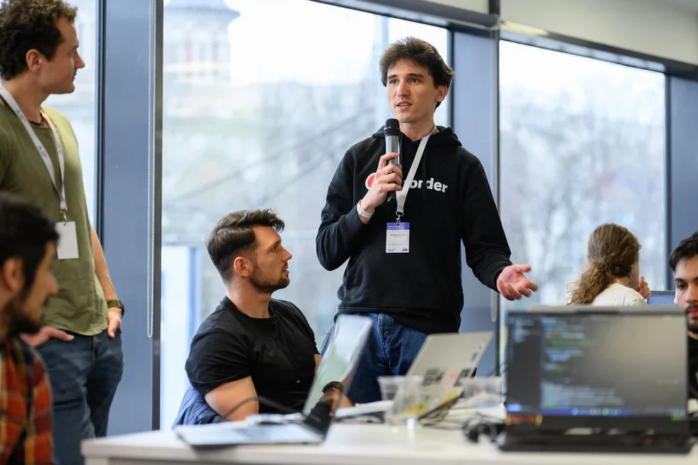 Un an de la înființarea Builders House (How to Web) | Pregătiri de extindere și eveniment aniversar