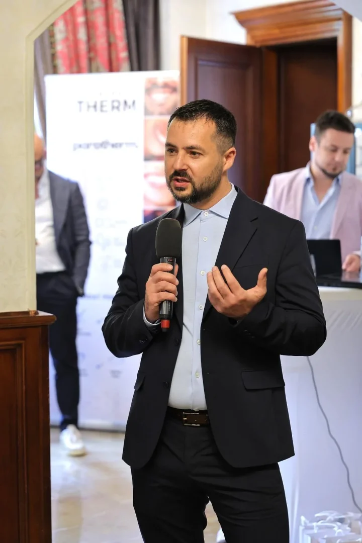 Ionuț Botorogeanu, iStoma