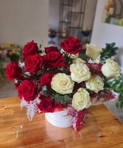 Florarie timisoara aranjament 31 trandafiri.jpg